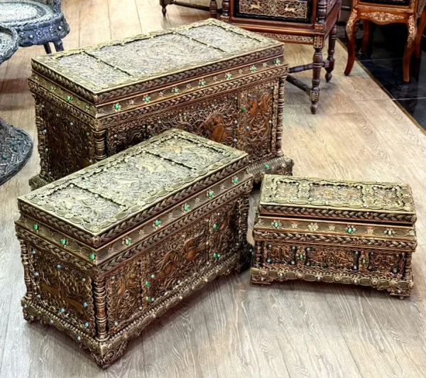 Golden Horse Chest - Image 2