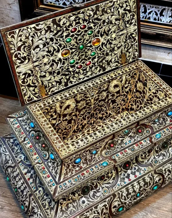 Italy Chest - Image 2