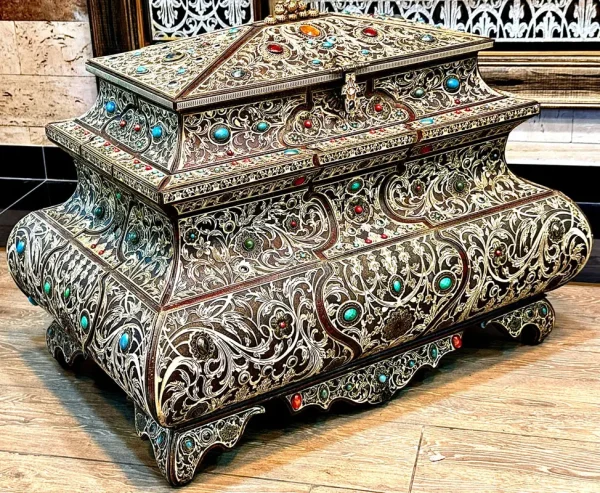 Italy Chest